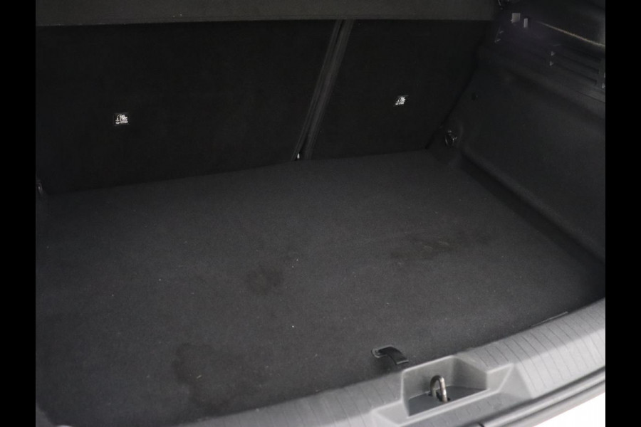 Opel Astra 1.6 Hybrid Edition | Trekhaak | Adaptive cruise | Carplay | Full LED | Parkeerhulp | Digital Cockpit | DAB | Keyless start