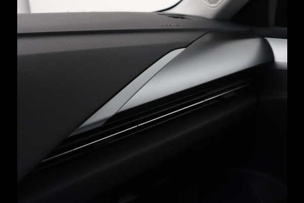 Opel Astra 1.6 Hybrid Edition | Trekhaak | Adaptive cruise | Carplay | Full LED | Parkeerhulp | Digital Cockpit | DAB | Keyless start