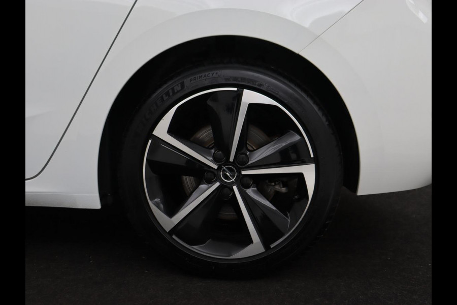 Opel Astra 1.6 Hybrid Edition | Trekhaak | Adaptive cruise | Carplay | Full LED | Parkeerhulp | Digital Cockpit | DAB | Keyless start