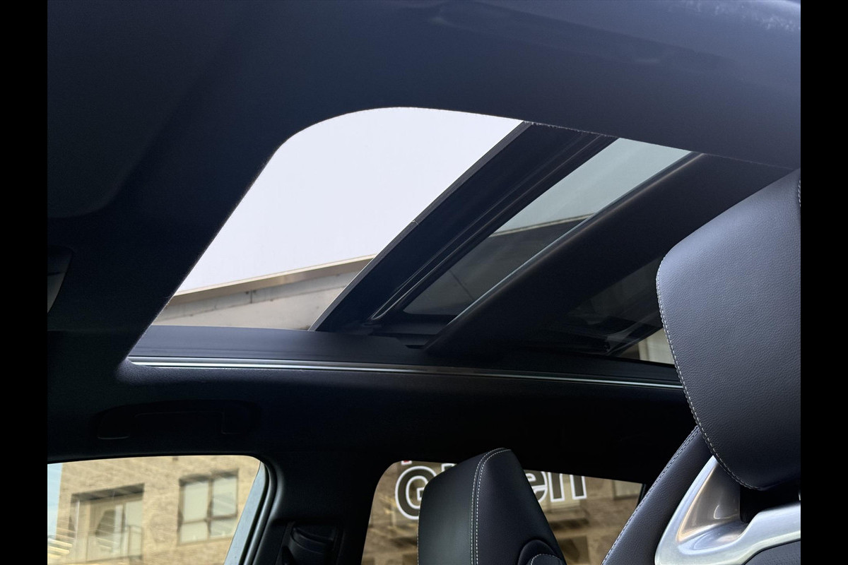 Toyota Corolla Touring Sports 2.0 Hybrid Premium | Panoramadak, JBL, Dodehoekherkenning, Parkeersensoren, Elektrische achterklep, 18 inch