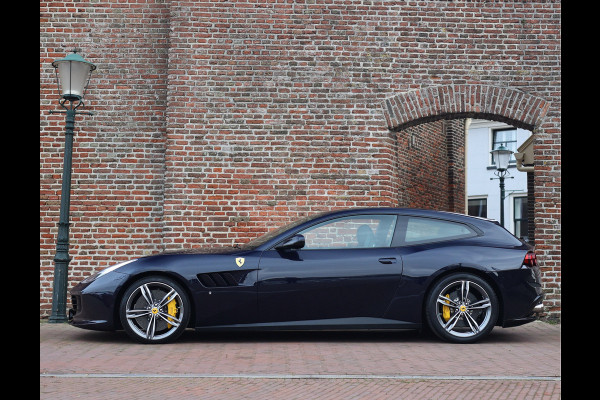 Ferrari GTC4Lusso 6.3 V12 | Atelier - Lift - Camera