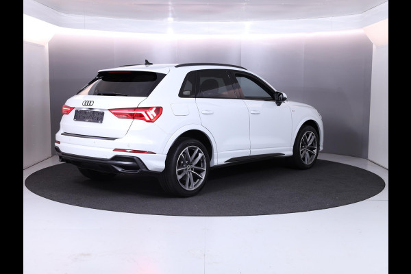 Audi Q3 45 TFSI e S edition 245pk SOH 95% | Parkeercamera | Trekhaak | 19 inch lichtmetalen velgen | Verwambare voorstoelen | S-line interieur