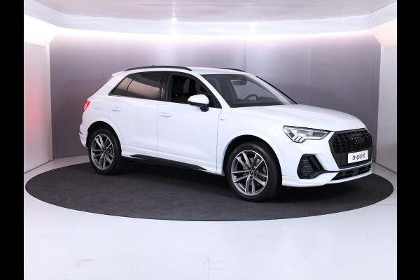 Audi Q3 45 TFSI e S edition 245pk SOH 95% | Parkeercamera | Trekhaak | 19 inch lichtmetalen velgen | Verwambare voorstoelen | S-line interieur