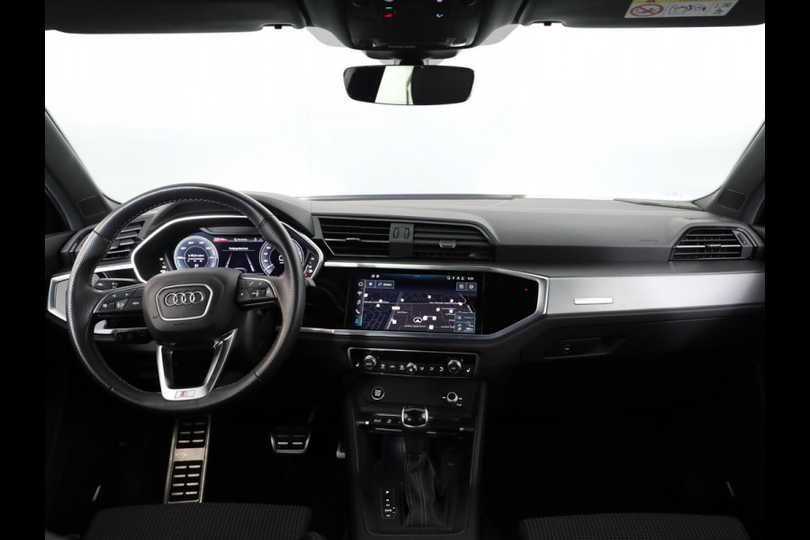 Audi Q3 45 TFSI e S edition 245pk SOH 95% | Parkeercamera | Trekhaak | 19 inch lichtmetalen velgen | Verwambare voorstoelen | S-line interieur