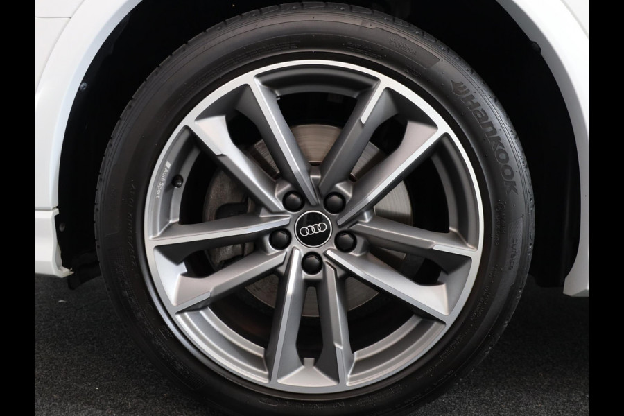 Audi Q3 45 TFSI e S edition 245pk SOH 95% | Parkeercamera | Trekhaak | 19 inch lichtmetalen velgen | Verwambare voorstoelen | S-line interieur