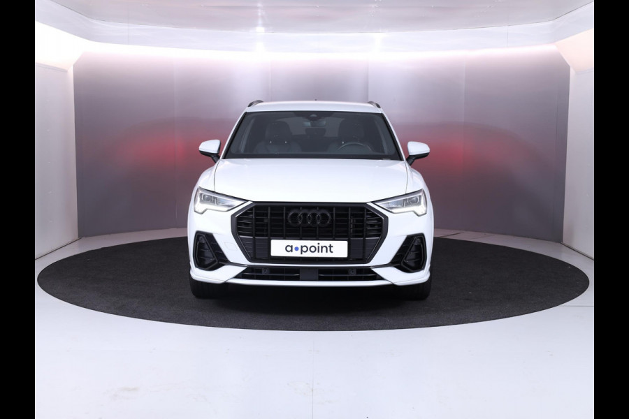 Audi Q3 45 TFSI e S edition 245pk SOH 95% | Parkeercamera | Trekhaak | 19 inch lichtmetalen velgen | Verwambare voorstoelen | S-line interieur