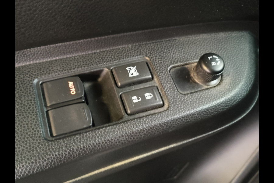 Suzuki Ignis 1.2 Smart Hybrid Comfort + Trekhaak uit 2021 Rijklaar + 12 maanden Bovag-garantie Henk Jongen Auto's in Helmond,  al 50 jaar service zoals 't hoort!