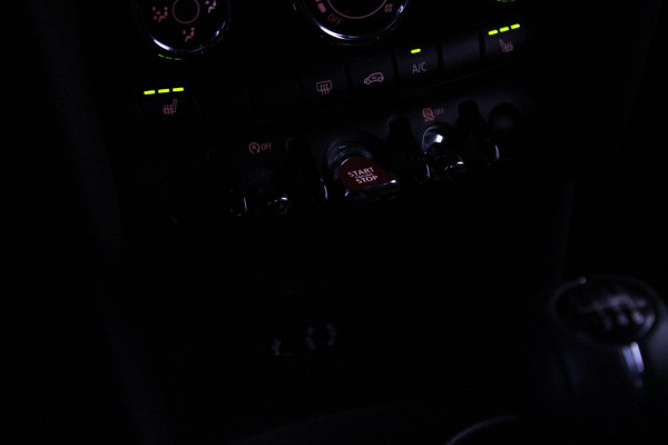 MINI One 1.2 102PK ONE SALT BUSINESS | STOEL VERWARMING | 17" LICHTMETALEN VELGEN JOHN COOPER WORKS | AIRCO | LAGE KM STAND! | PARKEERSENSOREN ACHTER |