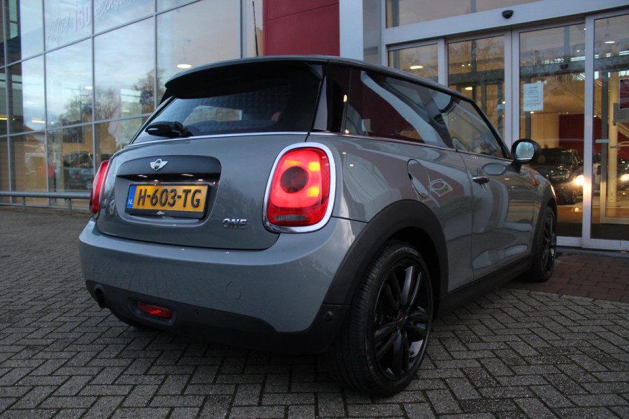 MINI One 1.2 102PK ONE SALT BUSINESS | STOEL VERWARMING | 17" LICHTMETALEN VELGEN JOHN COOPER WORKS | AIRCO | LAGE KM STAND! | PARKEERSENSOREN ACHTER |