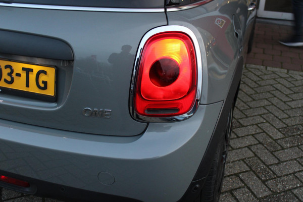MINI One 1.2 102PK ONE SALT BUSINESS | STOEL VERWARMING | 17" LICHTMETALEN VELGEN JOHN COOPER WORKS | AIRCO | LAGE KM STAND! | PARKEERSENSOREN ACHTER |