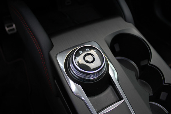 Ford Kuga 2.5 PHEV ST-Line X | Panoramadak | Trekhaak | BLIS | B&O | Full Options