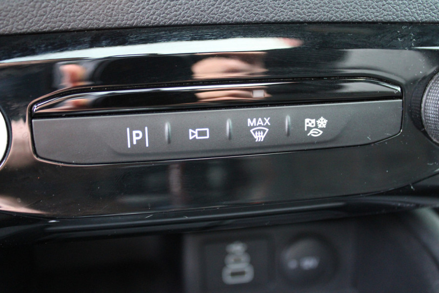 Ford Kuga 2.5 PHEV ST-Line X | Panoramadak | Trekhaak | BLIS | B&O | Full Options