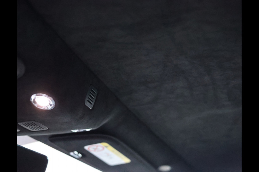 Aston Martin Vantage 5.2 V12 | AM Heritage Green - 1/333