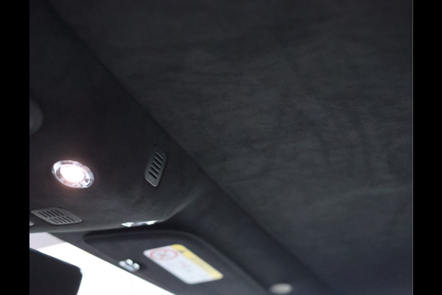 Aston Martin Vantage 5.2 V12 | AM Heritage Green - 1/333