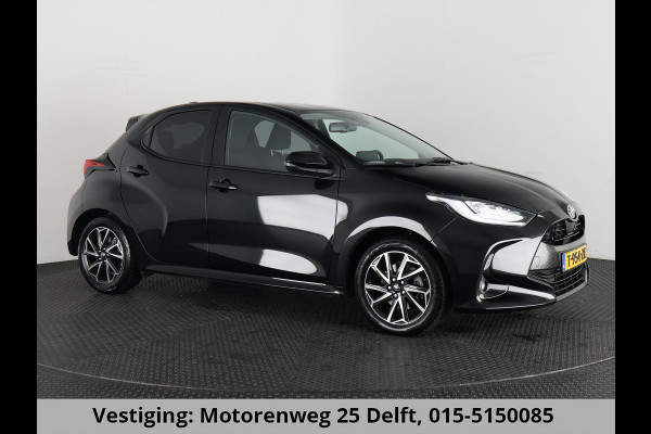 Toyota Yaris 1.5 HYBRID DYNAMIC 1e EIG. GARANTIE 8-2033 AUTOMAAT .CARPLAY NAVIGATIE . CAMERA . STOELVERWARMING . APPLE CARPLAY & ANDROID AUTO.