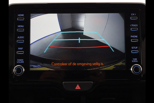 Toyota Yaris 1.5 HYBRID DYNAMIC 1e EIG. GARANTIE 8-2033 AUTOMAAT .CARPLAY NAVIGATIE . CAMERA . STOELVERWARMING . APPLE CARPLAY & ANDROID AUTO.