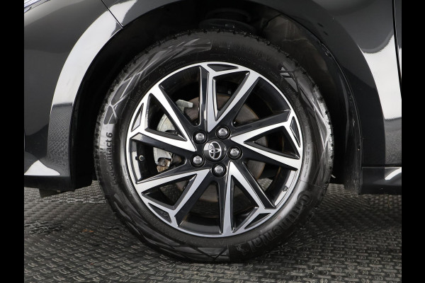 Toyota Yaris 1.5 HYBRID DYNAMIC 1e EIG. GARANTIE 8-2033 AUTOMAAT .CARPLAY NAVIGATIE . CAMERA . STOELVERWARMING . APPLE CARPLAY & ANDROID AUTO.