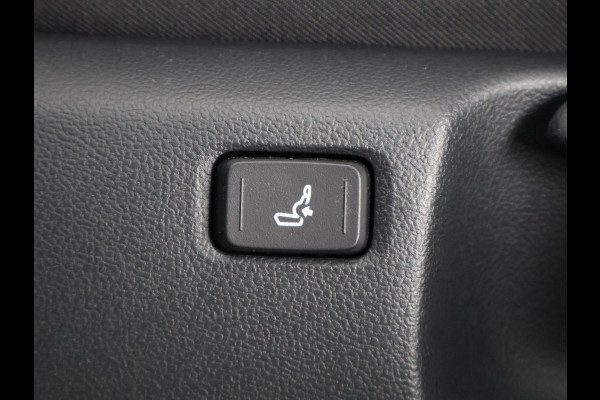 Toyota Yaris 1.5 HYBRID DYNAMIC 1e EIG. GARANTIE 8-2033 AUTOMAAT .CARPLAY NAVIGATIE . CAMERA . STOELVERWARMING . APPLE CARPLAY & ANDROID AUTO.