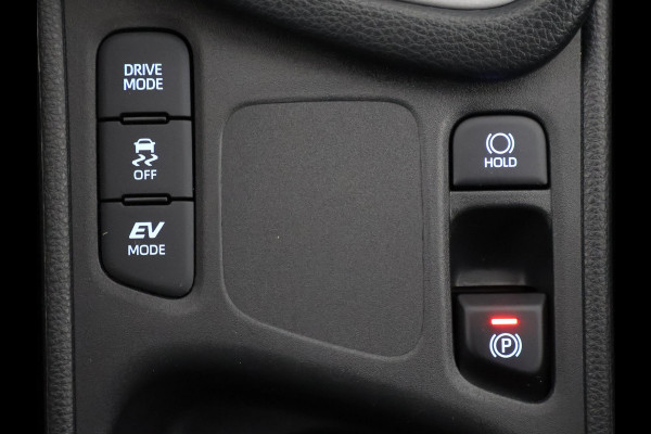 Toyota Yaris 1.5 HYBRID DYNAMIC 1e EIG. GARANTIE 8-2033 AUTOMAAT .CARPLAY NAVIGATIE . CAMERA . STOELVERWARMING . APPLE CARPLAY & ANDROID AUTO.