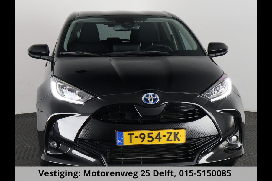 Toyota Yaris 1.5 HYBRID DYNAMIC 1e EIG. GARANTIE 8-2033 AUTOMAAT .CARPLAY NAVIGATIE . CAMERA . STOELVERWARMING . APPLE CARPLAY & ANDROID AUTO.