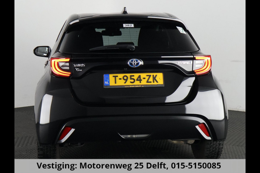 Toyota Yaris 1.5 HYBRID DYNAMIC 1e EIG. GARANTIE 8-2033 AUTOMAAT .CARPLAY NAVIGATIE . CAMERA . STOELVERWARMING . APPLE CARPLAY & ANDROID AUTO.