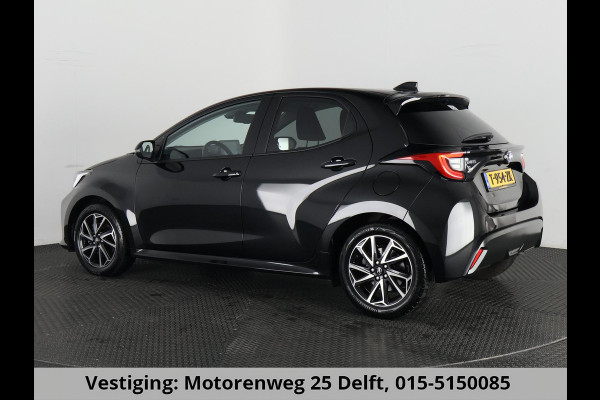 Toyota Yaris 1.5 HYBRID DYNAMIC 1e EIG. GARANTIE 8-2033 AUTOMAAT .CARPLAY NAVIGATIE . CAMERA . STOELVERWARMING . APPLE CARPLAY & ANDROID AUTO.