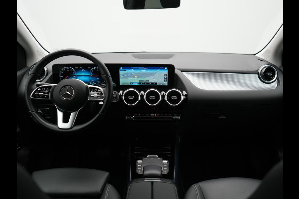 Mercedes-Benz B-Klasse 250 e Luxury Line Plug In Hybrid 218pk Dealer O.H. PHEV | Trekhaak Af Fabriek | Adaptive | 360 Camera | Multi Beam LED | Widescreen Navi | Lederen Sportstoelen | Apple Carplay | Navigatie | DAB |