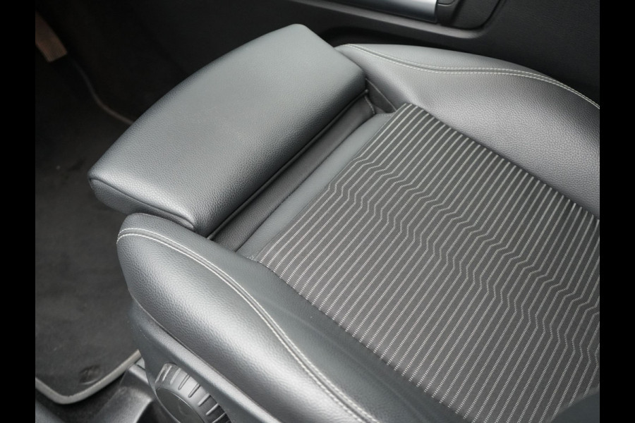 Mercedes-Benz B-Klasse 250 e Luxury Line Plug In Hybrid 218pk Dealer O.H. PHEV | Trekhaak Af Fabriek | Adaptive | 360 Camera | Multi Beam LED | Widescreen Navi | Lederen Sportstoelen | Apple Carplay | Navigatie | DAB |