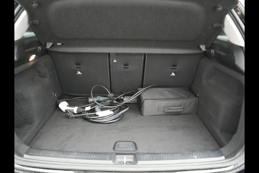 Mercedes-Benz B-Klasse 250 e Luxury Line Plug In Hybrid 218pk Dealer O.H. PHEV | Trekhaak Af Fabriek | Adaptive | 360 Camera | Multi Beam LED | Widescreen Navi | Lederen Sportstoelen | Apple Carplay | Navigatie | DAB |