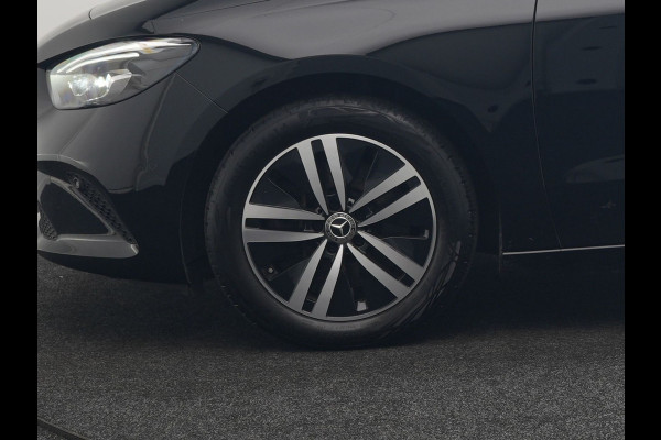 Mercedes-Benz B-Klasse 250 e Luxury Line Plug In Hybrid 218pk Dealer O.H. PHEV | Trekhaak Af Fabriek | Adaptive | 360 Camera | Multi Beam LED | Widescreen Navi | Lederen Sportstoelen | Apple Carplay | Navigatie | DAB |