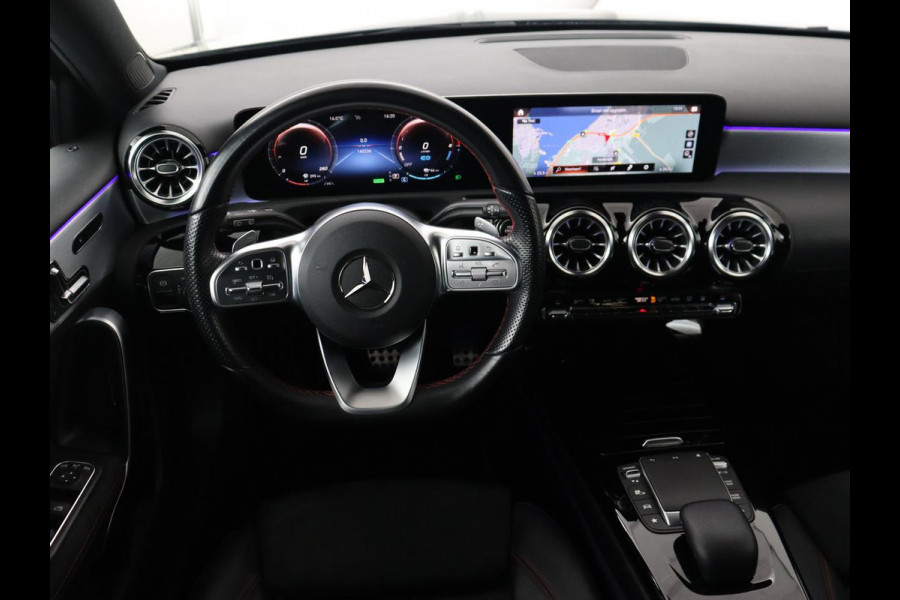 Mercedes-Benz A-Klasse 250e AMG Limited | Panoramadak | Stoelverwarming | Matrix LED | Memory | Carplay | Keyless | Camera | Navigatie | Full LED | PHEV | Plug In