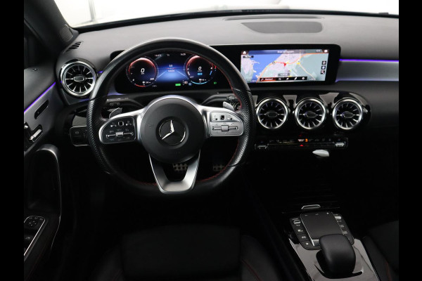 Mercedes-Benz A-Klasse 250e AMG Limited | Panoramadak | Stoelverwarming | Matrix LED | Memory | Carplay | Keyless | Camera | Navigatie | Full LED | PHEV | Plug In