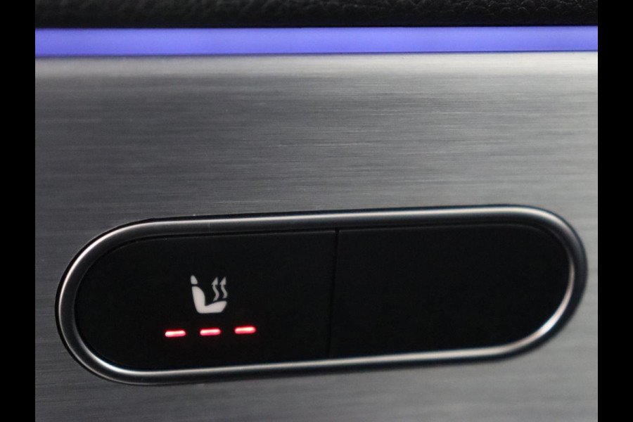 Mercedes-Benz A-Klasse 250e AMG Limited | Panoramadak | Stoelverwarming | Matrix LED | Memory | Carplay | Keyless | Camera | Navigatie | Full LED | PHEV | Plug In