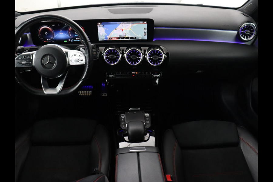 Mercedes-Benz A-Klasse 250e AMG Limited | Panoramadak | Stoelverwarming | Matrix LED | Memory | Carplay | Keyless | Camera | Navigatie | Full LED | PHEV | Plug In