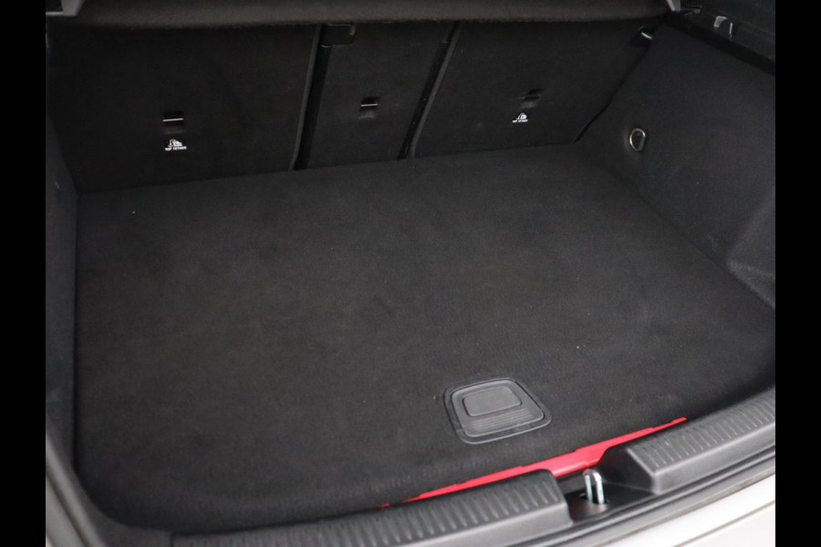 Mercedes-Benz A-Klasse 250e AMG Limited | Panoramadak | Stoelverwarming | Matrix LED | Memory | Carplay | Keyless | Camera | Navigatie | Full LED | PHEV | Plug In