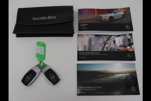 Mercedes-Benz A-Klasse 250e AMG Limited | Panoramadak | Stoelverwarming | Matrix LED | Memory | Carplay | Keyless | Camera | Navigatie | Full LED | PHEV | Plug In