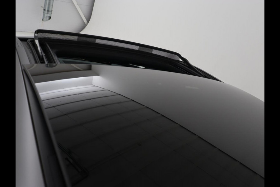 Mercedes-Benz A-Klasse 250e AMG Limited | Panoramadak | Stoelverwarming | Matrix LED | Memory | Carplay | Keyless | Camera | Navigatie | Full LED | PHEV | Plug In