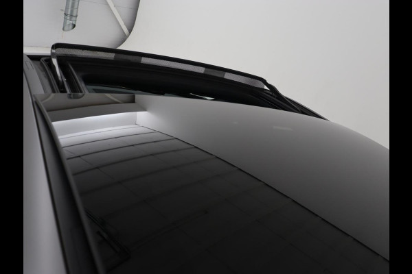 Mercedes-Benz A-Klasse 250e AMG Limited | Panoramadak | Stoelverwarming | Matrix LED | Memory | Carplay | Keyless | Camera | Navigatie | Full LED | PHEV | Plug In