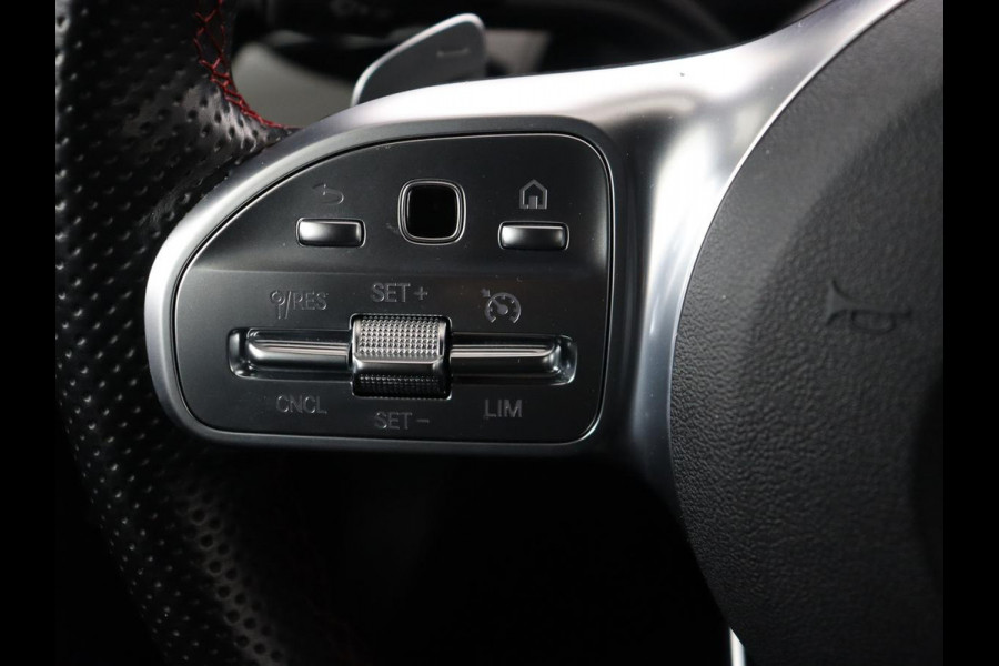 Mercedes-Benz A-Klasse 250e AMG Limited | Panoramadak | Stoelverwarming | Matrix LED | Memory | Carplay | Keyless | Camera | Navigatie | Full LED | PHEV | Plug In
