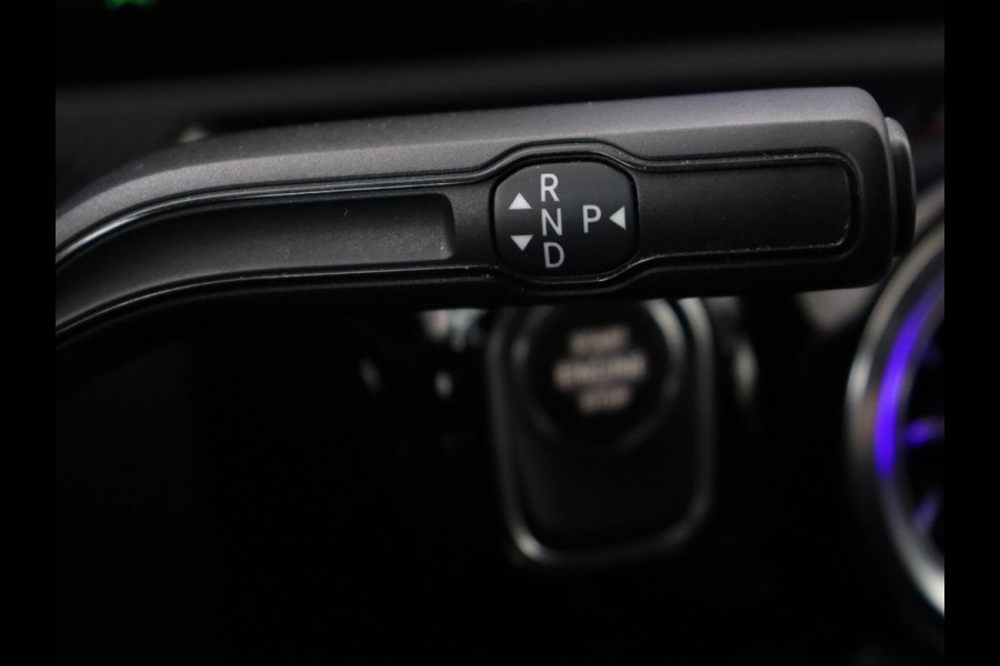 Mercedes-Benz A-Klasse 250e AMG Limited | Panoramadak | Stoelverwarming | Matrix LED | Memory | Carplay | Keyless | Camera | Navigatie | Full LED | PHEV | Plug In