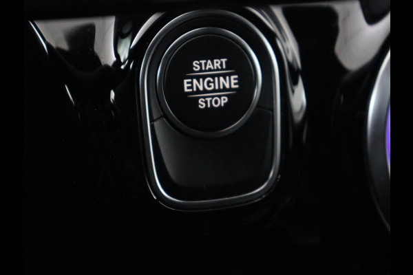Mercedes-Benz A-Klasse 250e AMG Limited | Panoramadak | Stoelverwarming | Matrix LED | Memory | Carplay | Keyless | Camera | Navigatie | Full LED | PHEV | Plug In