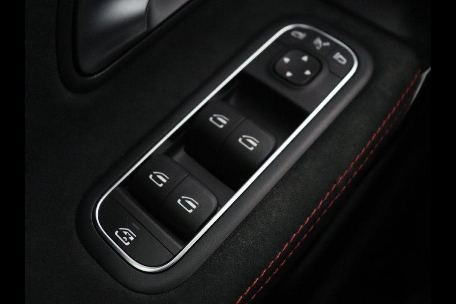 Mercedes-Benz A-Klasse 250e AMG Limited | Panoramadak | Stoelverwarming | Matrix LED | Memory | Carplay | Keyless | Camera | Navigatie | Full LED | PHEV | Plug In