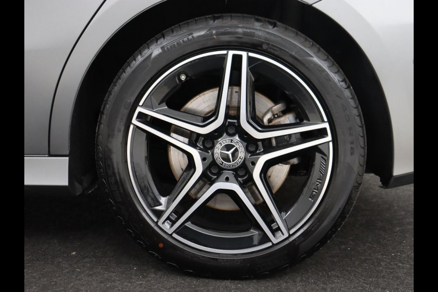 Mercedes-Benz A-Klasse 250e AMG Limited | Panoramadak | Stoelverwarming | Matrix LED | Memory | Carplay | Keyless | Camera | Navigatie | Full LED | PHEV | Plug In