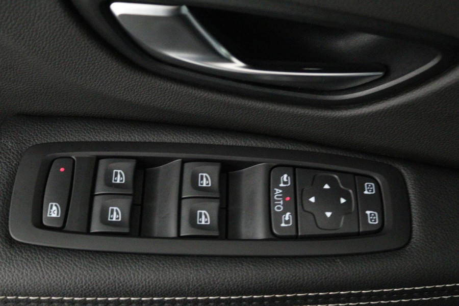 Renault Grand Scénic 1.3 TCe Equilibre 7p. Automaat (NAVIGATIE, TREKHAAK, NAVIGATIE, PARKEERSENSOREN)