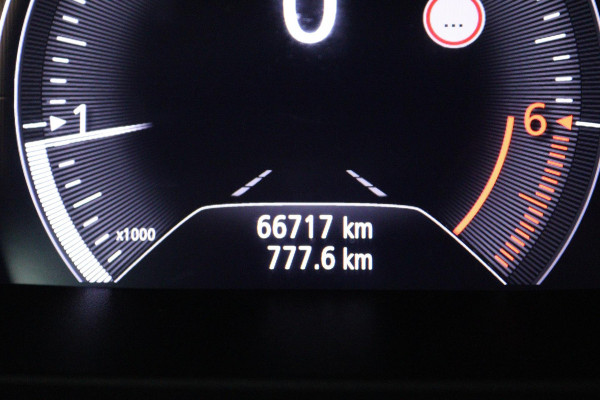 Renault Grand Scénic 1.3 TCe Equilibre 7p. Automaat (NAVIGATIE, TREKHAAK, NAVIGATIE, PARKEERSENSOREN)