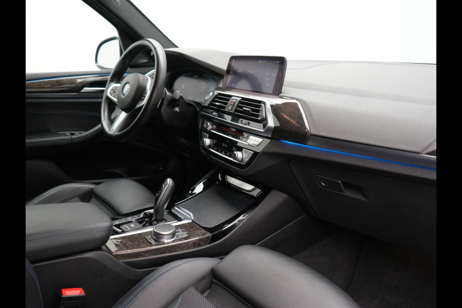 BMW X3 xDrive30e M Sport Plug In Hybrid 293pk Dealer O.H. PHEV | Trekhaak Af Fabriek | Adaptive Cruise | Head Up | 360 Camera | Harman/Kardon | Adaptief Onderstel | Lederen Sportstoelen Memory & Verwarmd | Sfeerverlichting | Keyless | Blis |