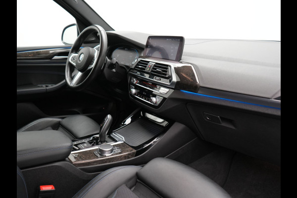 BMW X3 xDrive30e M Sport Plug In Hybrid 293pk Dealer O.H. PHEV | Trekhaak Af Fabriek | Adaptive Cruise | Head Up | 360 Camera | Harman/Kardon | Adaptief Onderstel | Lederen Sportstoelen Memory & Verwarmd | Sfeerverlichting | Keyless | Blis |