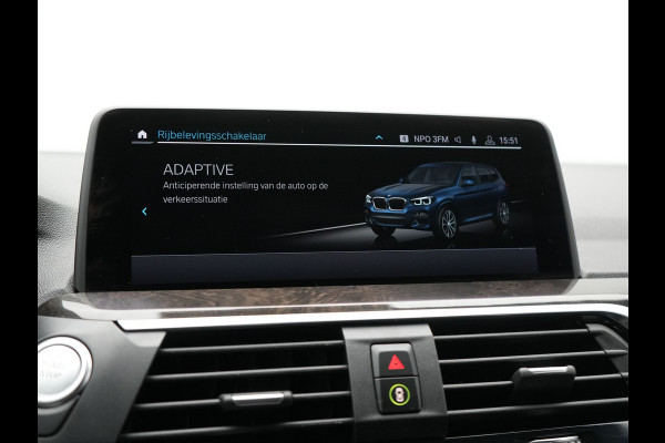 BMW X3 xDrive30e M Sport Plug In Hybrid 293pk Dealer O.H. PHEV | Trekhaak Af Fabriek | Adaptive Cruise | Head Up | 360 Camera | Harman/Kardon | Adaptief Onderstel | Lederen Sportstoelen Memory & Verwarmd | Sfeerverlichting | Keyless | Blis |