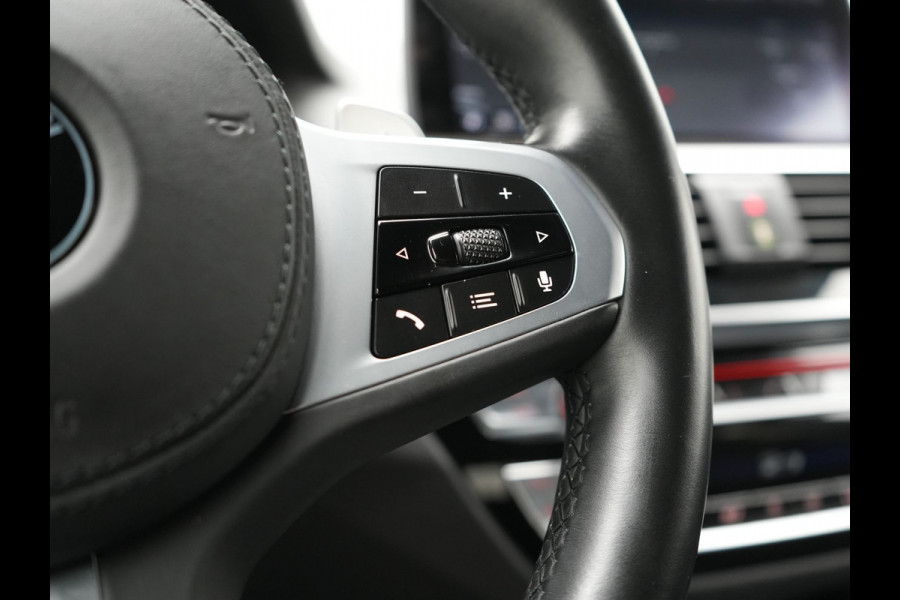 BMW X3 xDrive30e M Sport Plug In Hybrid 293pk Dealer O.H. PHEV | Trekhaak Af Fabriek | Adaptive Cruise | Head Up | 360 Camera | Harman/Kardon | Adaptief Onderstel | Lederen Sportstoelen Memory & Verwarmd | Sfeerverlichting | Keyless | Blis |