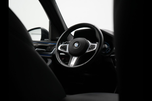 BMW X3 xDrive30e M Sport Plug In Hybrid 293pk Dealer O.H. PHEV | Trekhaak Af Fabriek | Adaptive Cruise | Head Up | 360 Camera | Harman/Kardon | Adaptief Onderstel | Lederen Sportstoelen Memory & Verwarmd | Sfeerverlichting | Keyless | Blis |